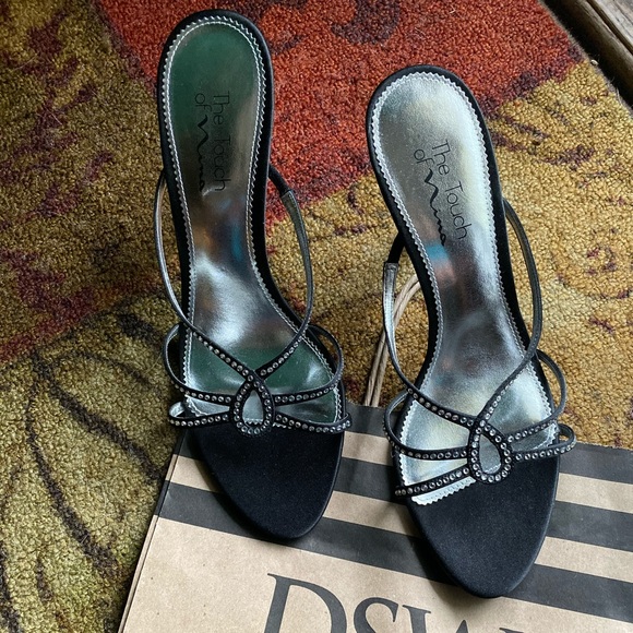 The Touch of Nina - (EUC) - Picture 4 of 4